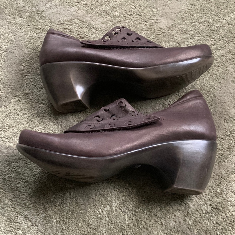 Naot Casual or dressy bronze heels in excellent condition
